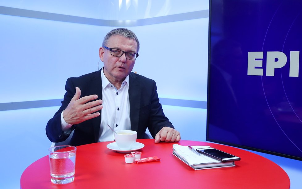 Ministr kultury Lubomír Zaorálek v rozhovoru ve Studiu Blesk Zpráv odhalil první personální změny v úřadu (30. 8. 2019)