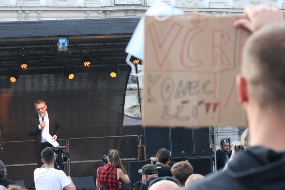 Na Staroměstském náměstí proběhla demonstrace pořadatelů velkých hudebních akcí.