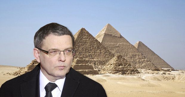 Archeologové, syrská opozice: Zaorálek vyrazil na návštěvu Egypta