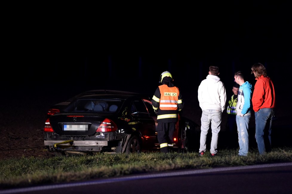 Nehoda limuzíny ministra Lubomíra Zaorálka (ČSSD) s mercedesem
