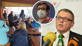 Zaorálek zuří kvůli „podrazu“ s rozvolňováním. Amatérismus, tepe hlavní hygieničku