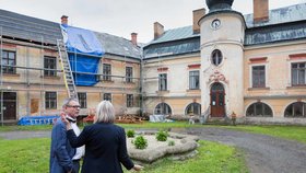 Otevření výstavy ve Větrném Jeníkově se účastnil  ministr kultury Lubomír Zaorálek.