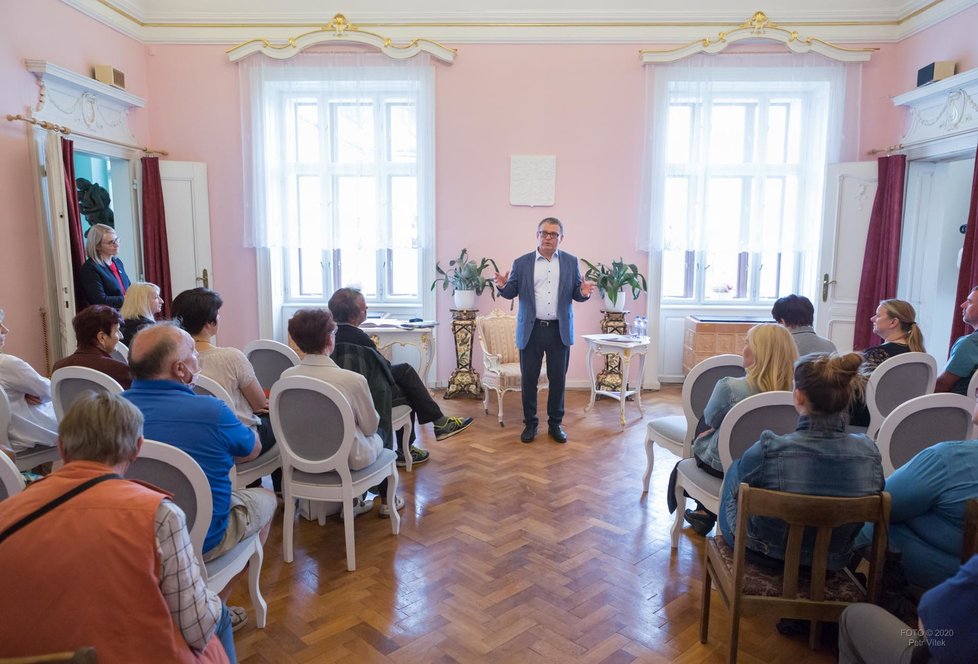 Otevření muzea ve Větrném Jeníkově se účastnil  ministr kultury Lubomír Zaorálek.