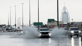 Přívalové deště a záplava v Dubaji (16. 4. 2024).