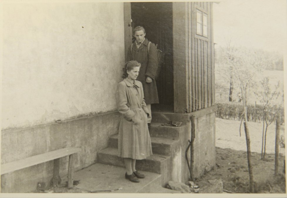 Snímky, které se vztahují k vyšetřování vraždy Antonína Janků dvojicí Mizerovská- Lang přetiskujeme z Okresního archivu v Liberci i s původními vysvětlivkami.