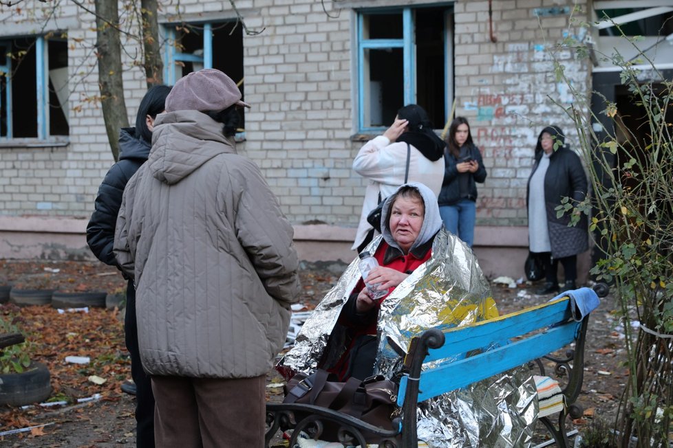 Ubytovnu v Záporoží zdemolovala ruská raketa (30. 10. 2025). Ubytovnu v Záporoží zdemolovala ruská raketa (30. 10. 2025).