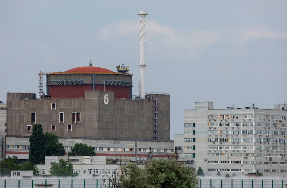 Kolona s inspektory MAAE mířící do Záporožské jaderné elektrárny (15. 6. 2023)