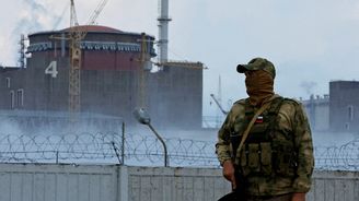 Rusové se pokusili odpojit Záporožskou jadernou elektrárnu od ukrajinské sítě, řekl Zelenskyj