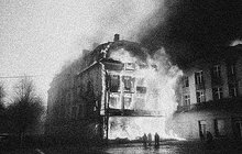 Dvojici pachatelů vražedného činu vypátrali a dopadli v říjnu 1985 kriminalisté bývalé Veřejné bezpečnosti v Ústí nad Labem. Zlotřilci podle denního tisku ze soboty 21. září zmíněného roku chtěli utajit spáchaný loupežný mord založením ohně.