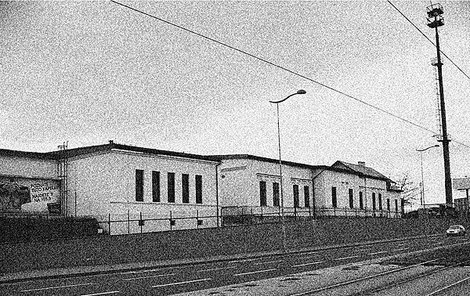 Z&nbsp;původního nádraží v&nbsp;Libni zůstala do dnešních dní již jen tato budova. 