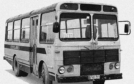 Muž zvolil jako místo smrti autobus. 