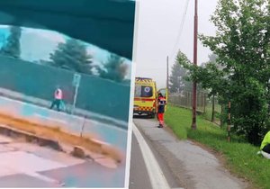 Auto v Žarnovici srazilo muže v reflexní vestě, sražený nehodu nepřežil.