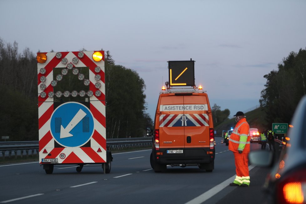 Manévry na D1: Policie na 41. kilometru zadržela muže, který se v Německu pokusil zavraždit partnerku. V autě ujížděl i s malým dítětem.