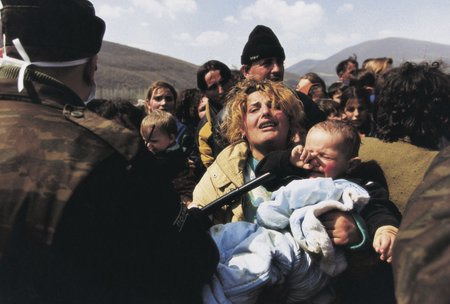 Foto roku 1999 – Zastavena na hranici
