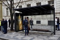 Velký upgrade v pražské MHD. Digitální reklamy na zastávkách nahradí krizová varování