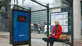 V Nizozemí začali vážit lidi při čekání na autobus!
