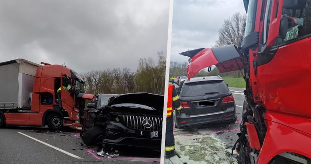 Policii auto půjčit musíte: Zfetovaný Polák při ujíždění prorazil kamion, který sloužil jako zátaras