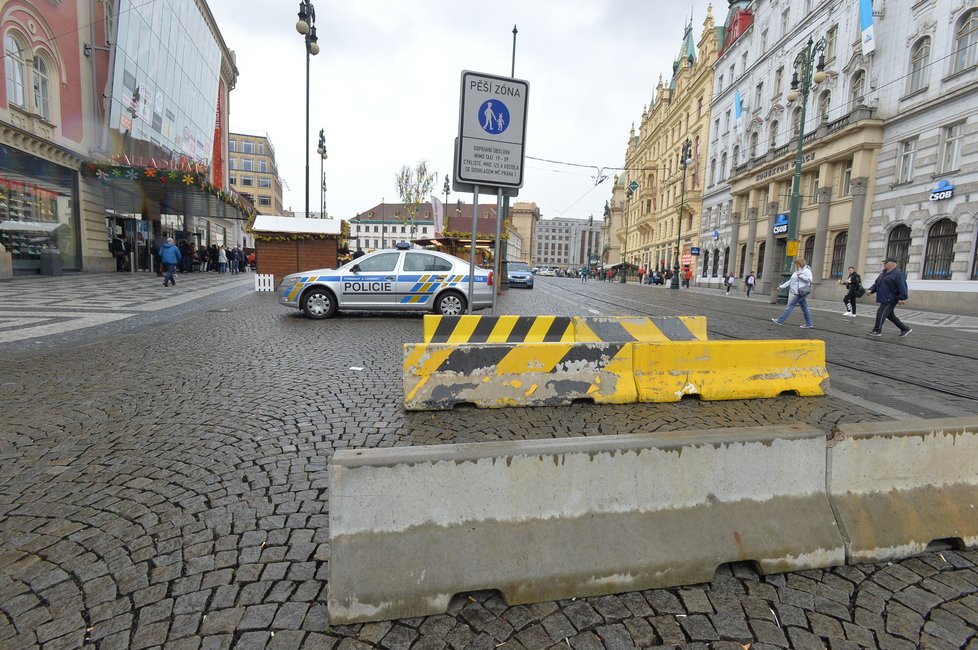 Na několika rušných místech Prahy narazíte na zátarasy.