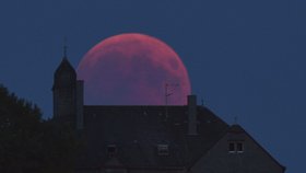 V Německu byly podmínky pro pozorování zatmění Měsíce lepší na západě