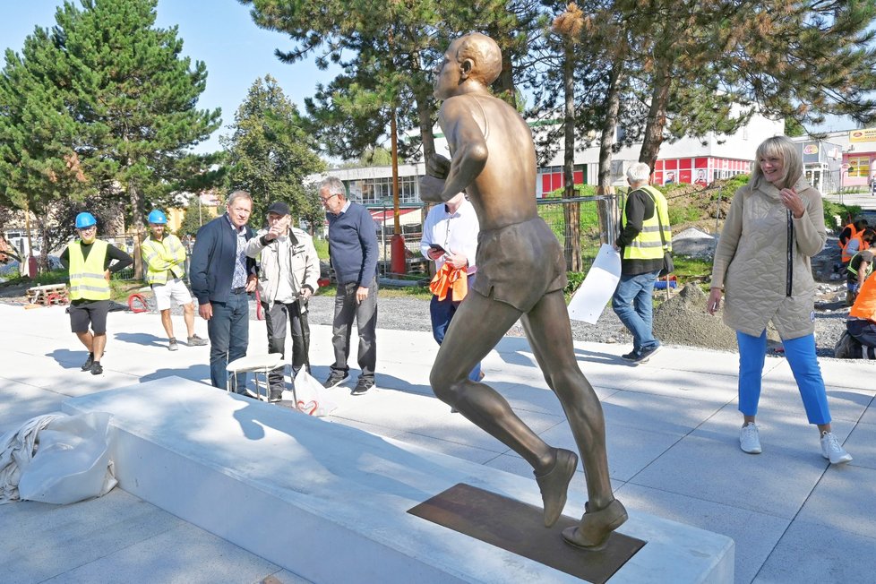 Emil Zátopek opět „běží“ svým rodným městem.