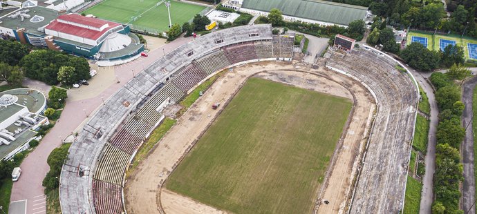 Stadion Za Lužánkami se kvůli filmování musel vyčistit