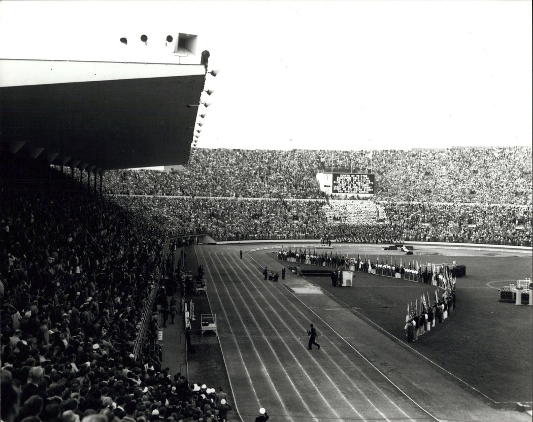 Stadion v Helsinkách během LOH 1952