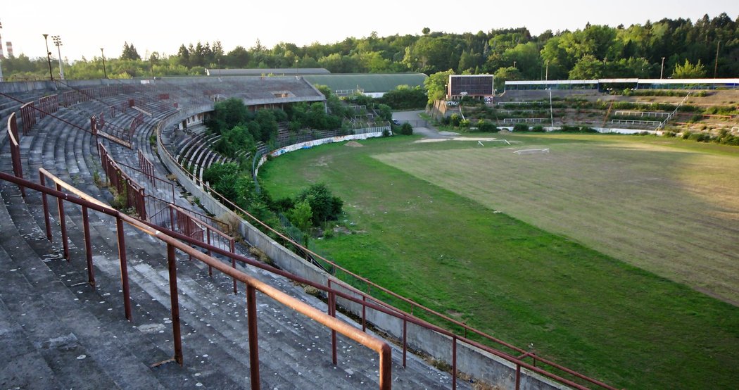 Stadion Za Lužánkami před úpravou