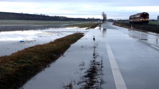 Třaskavé téma na vládě: hledají se peníze na opravu krajských tankodromů