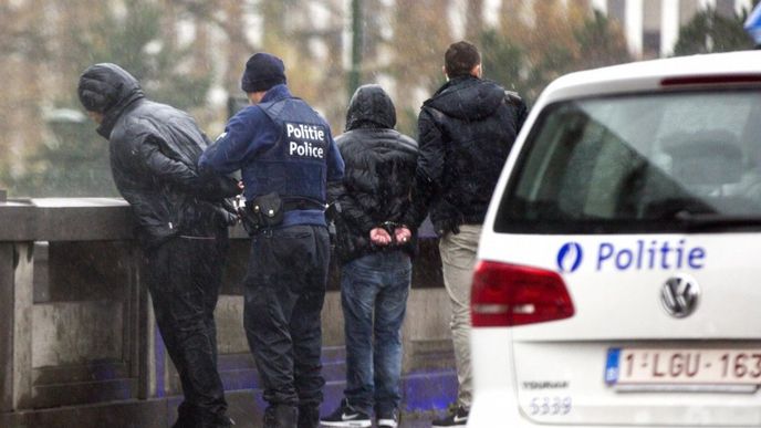 zatýkání při razii v Belgii