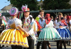 Nejznámější a největší zavádka se tančí ve Velkých Bílovicích na Břeclavsku, proslulých tímto tancem a jeho tradicí udržovanou a nezměněnou podobou již přes 140 let. Před dvěma lety ji tančilo 72 krojovaných párů.