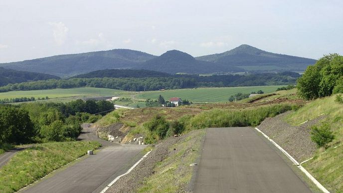 Zával na stavbě dálnice D8 u Prackovic nad Labem, Ústecký kraj