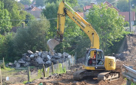 Včera se na místě neštěstí už zase pracovalo.