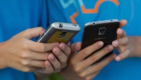Děti závislé na „wifině“ a mobilu pomůžou v boji s hackery, překvapil odborník
