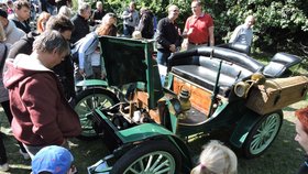 Nejstarší pojízdný veterán v České republice. Autocar model 8 z roku 1902 představil návštěvníkům Jiří Hořice z Brna.