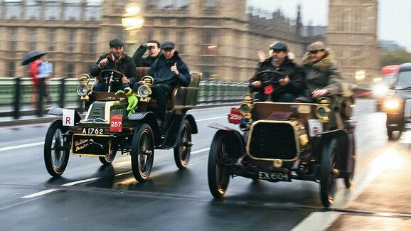 Nejdéle konaná motoristická akce na světě? Auta vyrobená do roku 1905 startují z Londýna do Brightonu