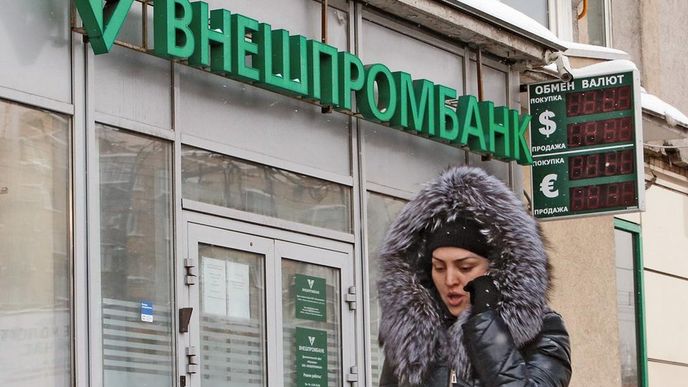 zavřeno. Ruská centrální banka odebrala licenci bance
Vněšprombank. Její závazky značně převyšovaly aktiva.