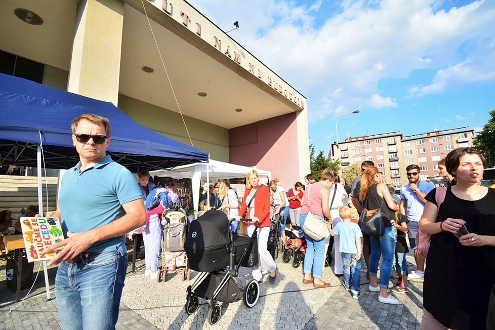 Tisíce Pražanů se vydaly do ulic. Vylákala je tradiční akce Zažít město jinak, která více než stovku míst proměnila v živé místo.