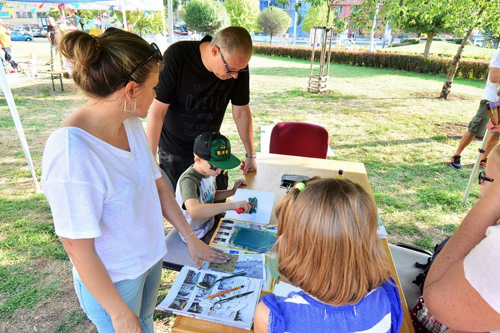 Tisíce Pražanů se vydaly do ulic. Vylákala je tradiční akce Zažít město jinak, která více než stovku míst proměnila v živé místo.