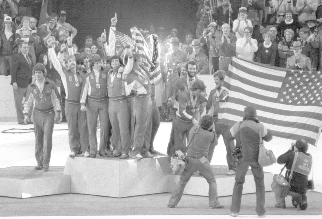 Hráči USA finálový zápas nakonec vyhráli a stali se olympijskými vítězi.