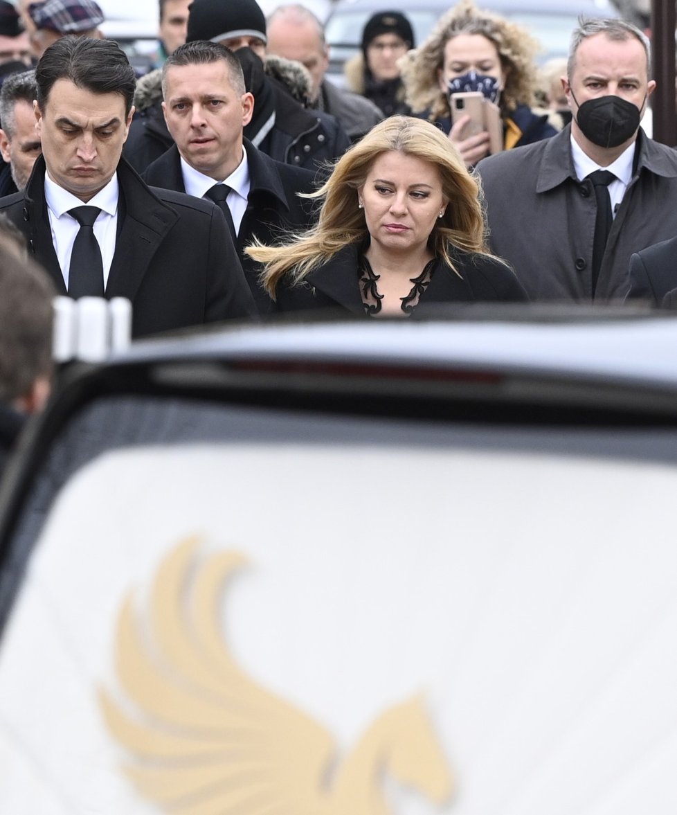 Zuzana Čaputová na posledním rozloučení s Mekym Žbirkou