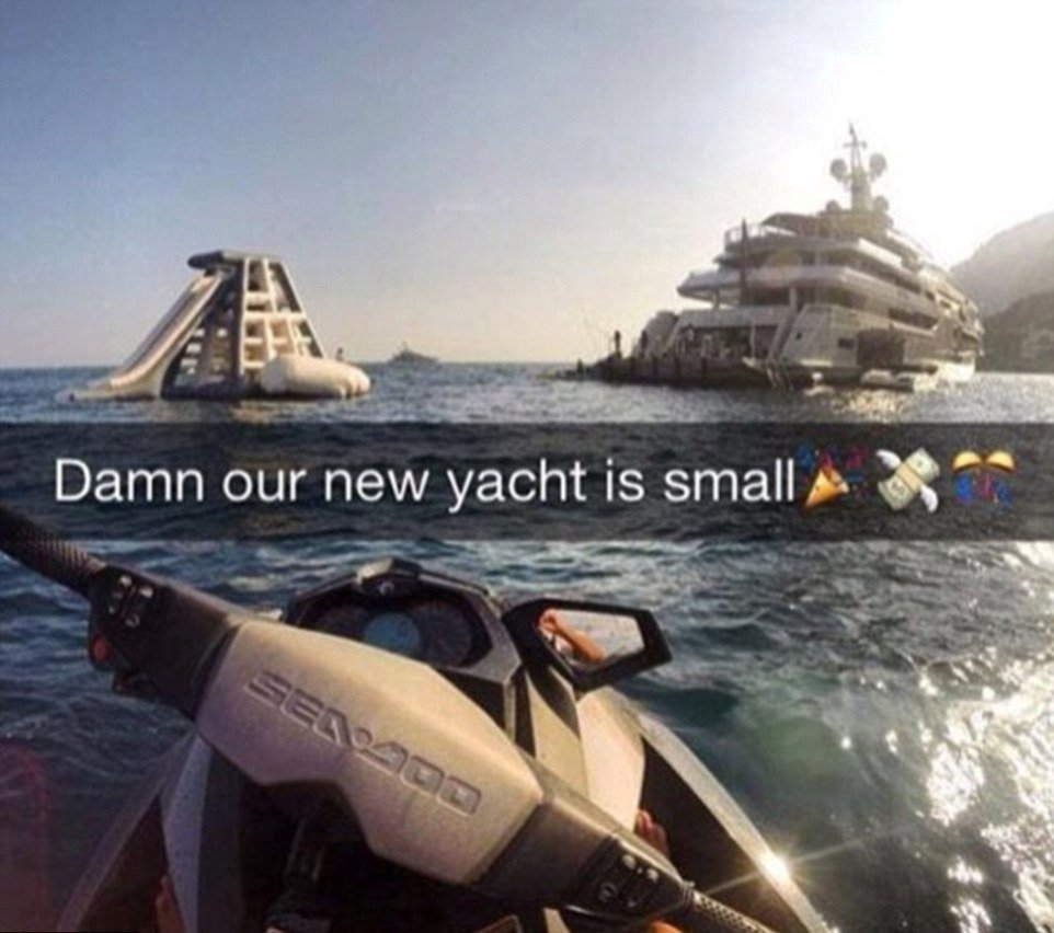 „Sakra, naše nová jachta je malá.“