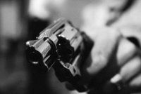 Policista zastřelil nemocného seniora s krucifixem: Myslel si, že drží zbraň