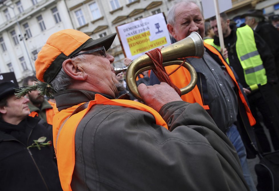 Odpůrci směrnice EU o zbraních protestovali v centru Prahy.