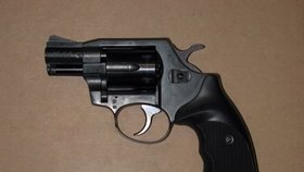 Revolver Alfa vzor 820