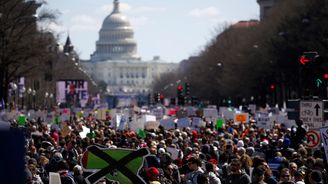 Největší demonstrace od války ve Vietnamu. Američané chtějí změnu zákonů o držení zbraní