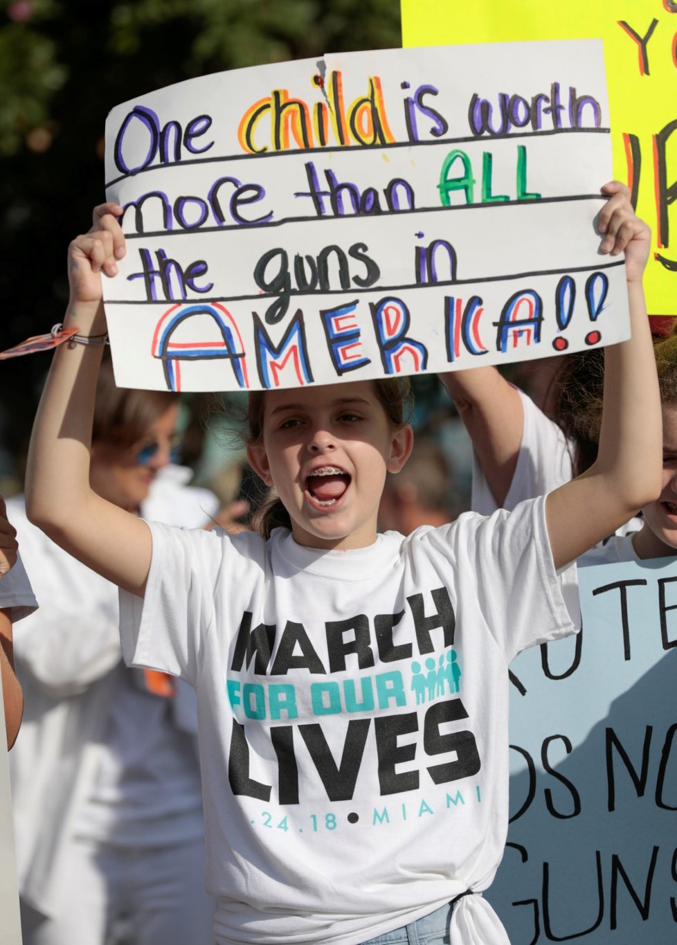 Statisíce lidí ve Spojených státech demonstrovaly proti zbraním (24.3.2018).