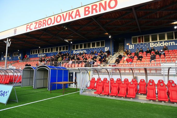 Zbrojovka je poslední v druhé lize! Sesunula ji prohra Líšně ve Varnsdorfu, gól dal i Firbacher Zbrojovka je poslední v druhé lize! Sesunula ji prohra Líšně ve Varnsdorfu, gól dal i Firbacher