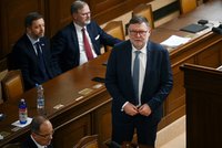 Schodek rozpočtu přesáhl 232 miliard. Stanjura zmínil disciplínu vlády, analytik varuje