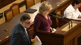 Zbyněk Stanjura a Alena Schillerová ve Sněmovně (23.6.2022)