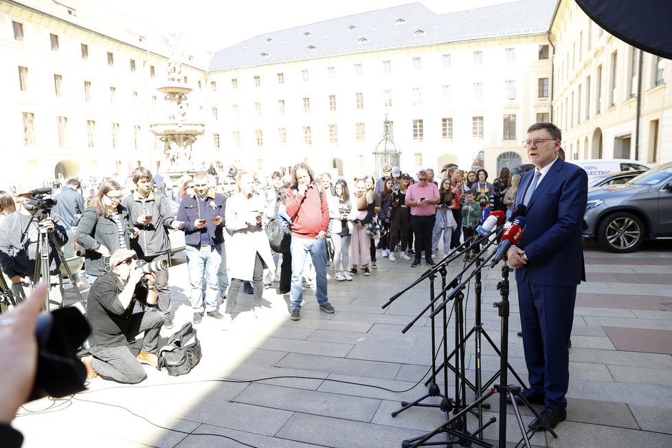 Ministr financí Stanjura na Hradě: Prezidentovi Pavlovi představil konsolidační balíček (10.5.2023).